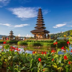 Pura-Ulun-Danu-Bratan-Bali-Hindutempel_shutterstock_459091150_900x600