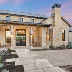 Zbranek-and-Holts-Custom-Homes-Ranch-Style-Home-Front-Elevation-thumb